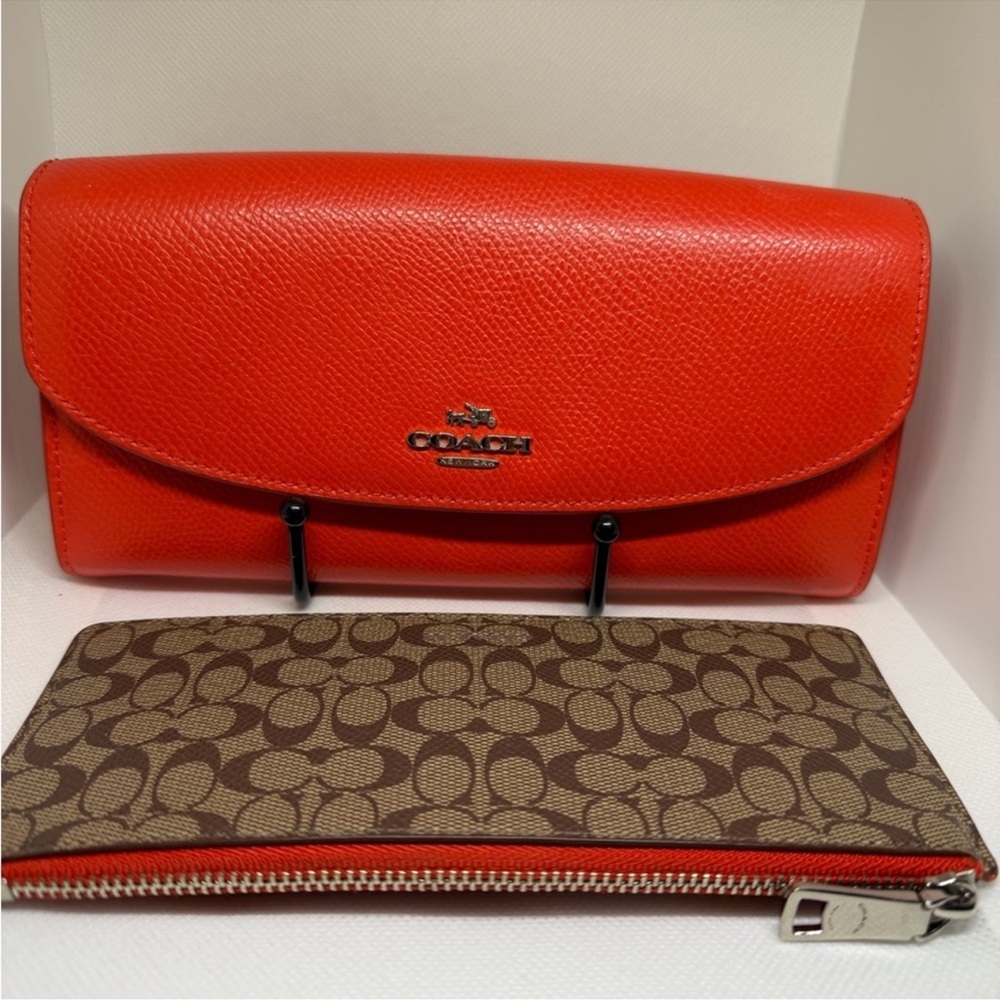 Coach Orange Red Pebbled Leather Clutch/wSignature Brown Inside Flap & Pouch EUC